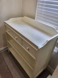 Pottery barn kids changing table