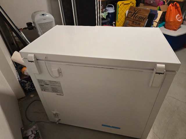 Chest Deep Freezer (midsize) in Freezers in Dartmouth - Image 3