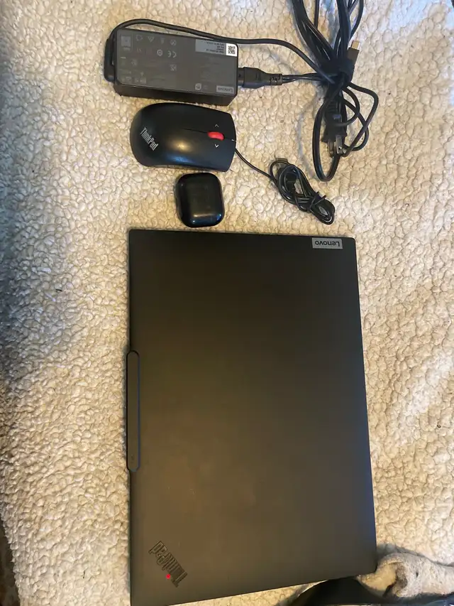 Lenovo Thinkpad T14 Gen5 32 g  in Laptops in Richmond - Image 3
