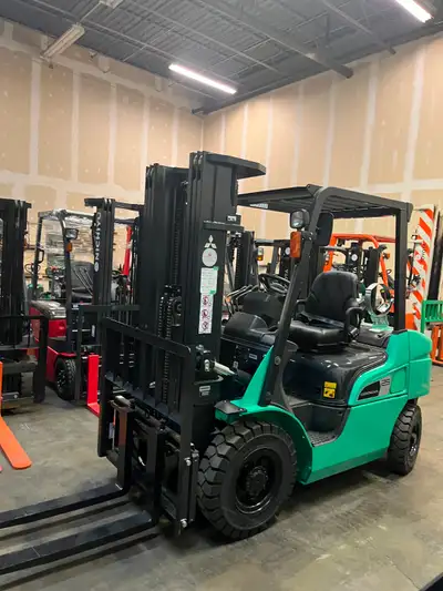 Mitsubishi LPG Forklift 5500lbs 3 Stage reach 15.4 feet, View more