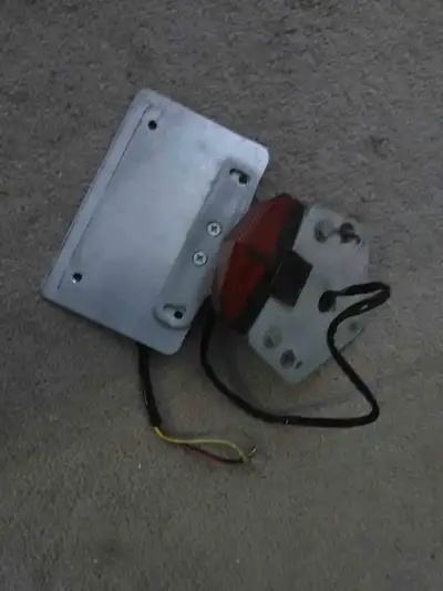 Lights works, I can't remember what I pulled it off but it is about 20 yrs old.