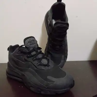 NIKE Air270 React Shoes Black/Grey Size 7 US, View more
