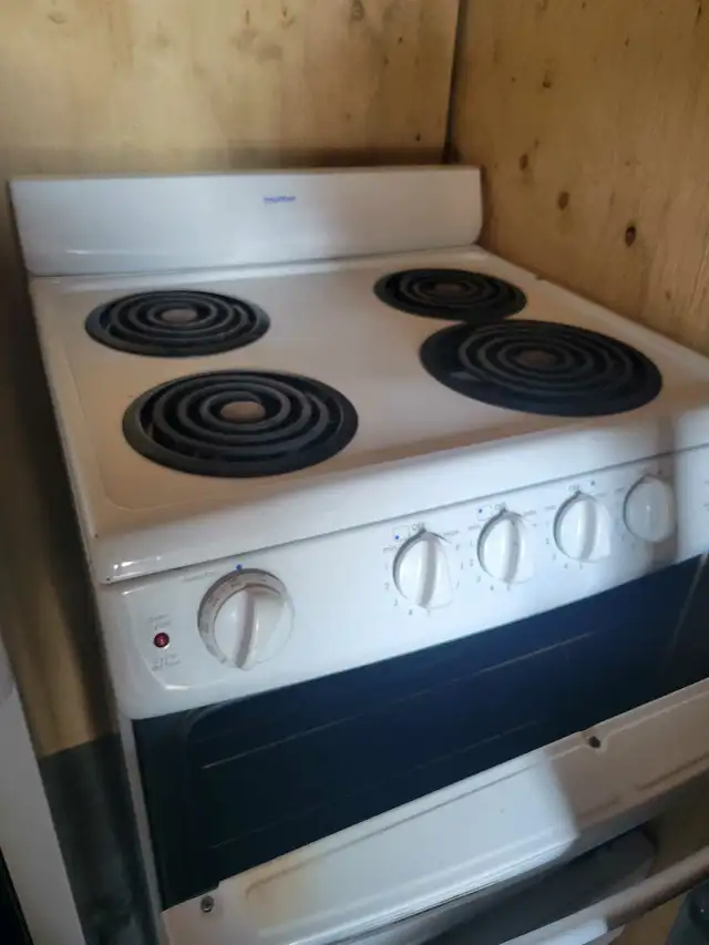 REDUCED  $125- 24 inch Stove  Pickup Fenelon Falls in Stoves, Ovens & Ranges in Kawartha Lakes - Image 2