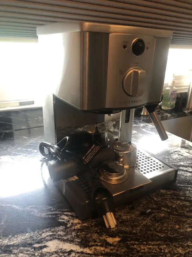 Breville Cafe Roma in Coffee Makers in City of Toronto - Image 3