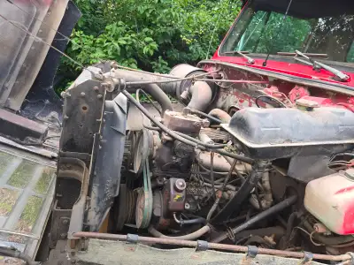 1986 international s1900 dt 466 6 speed transmission with a 22 foot flat deck truck has air brakes....