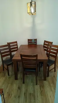 7 piece Dining Room Set