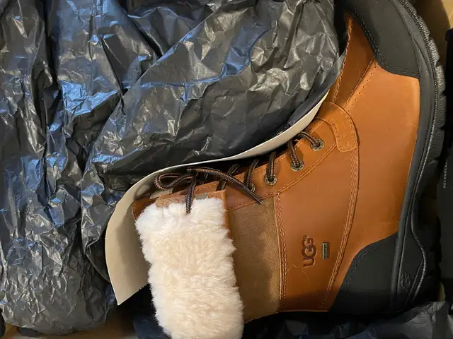 UGG Men’s Butte Boots in Men's Shoes in Markham / York Region - Image 6