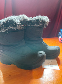 Women's Snow Boots Size 6