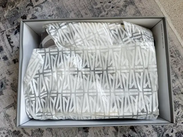 A Ma Maniere Jordan 3 (DS - unworn, Size 10M) in Men's Shoes in City of Toronto - Image 2