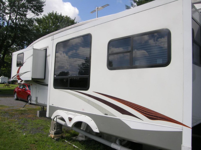 FifthWheel a vendre (2010) dans VR et caravanes  à Ville de Montréal - Image 3