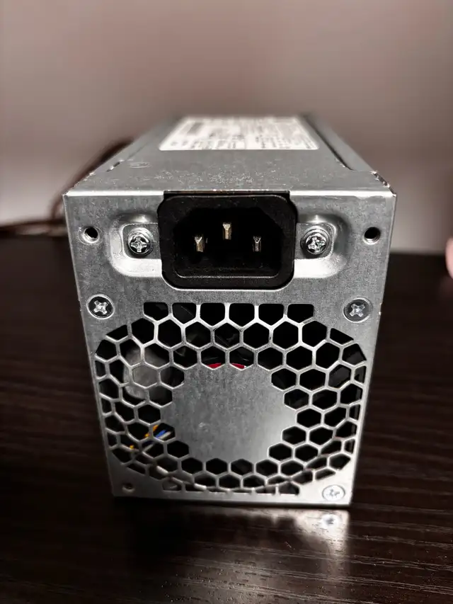 25$  Alimentation HP NEUVE 240W – Remplacement PC HP (SFF) in Desktop Computers in City of Montréal - Image 6