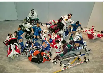 HOCKEY figurines  vend ensembles, View more