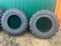 2x mix match 420/85R28 Titan 