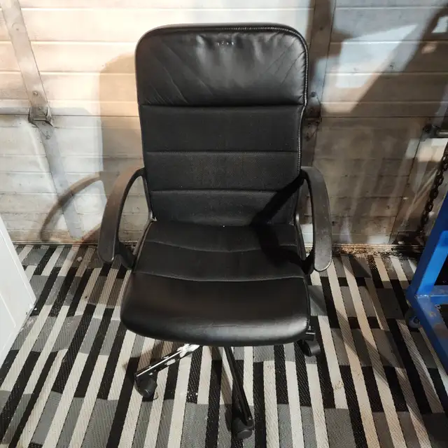 Office chair black adjustable