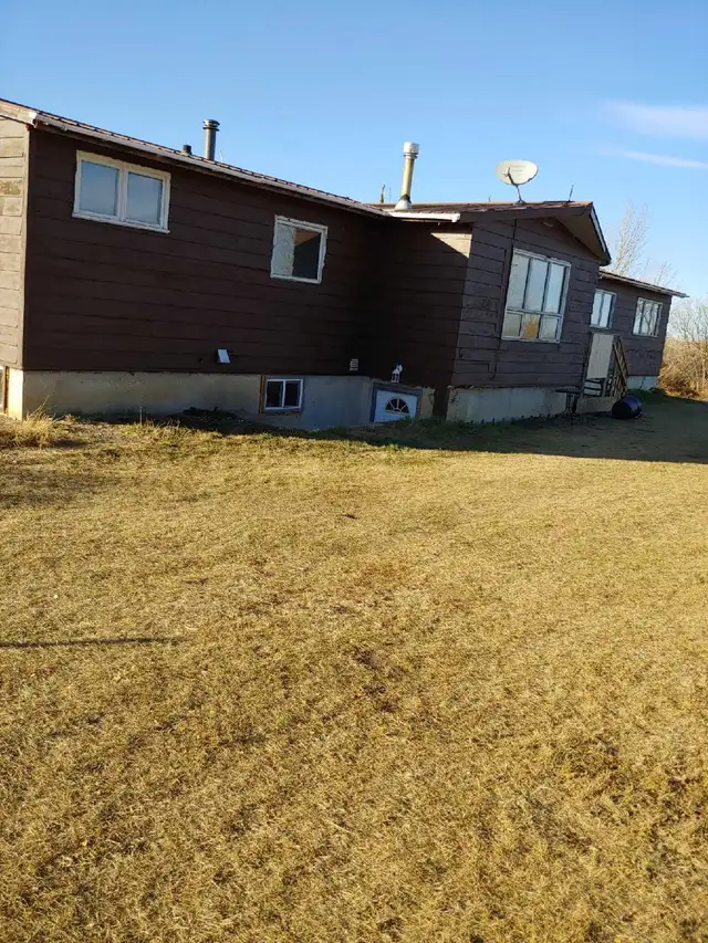 Acreages for rent in Bigvalley Stettler county