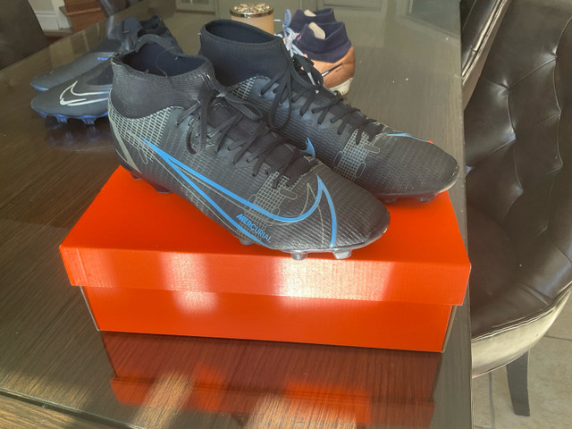 Nike Mercurial size us 10 dans Chaussures pour hommes  à Laval/Rive Nord