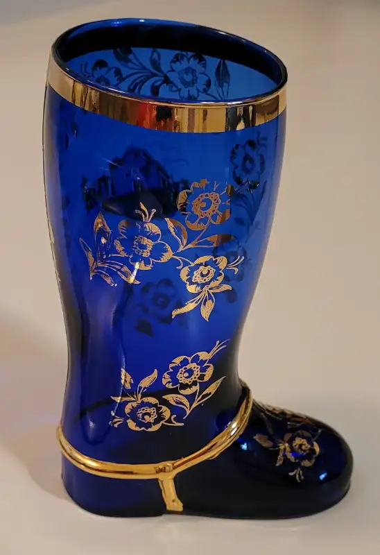 Vintage San Marino Cobalt Blue Glass Boot Glass w/ Gold Flowers in Arts & Collectibles in Oshawa / Durham Region - Image 2