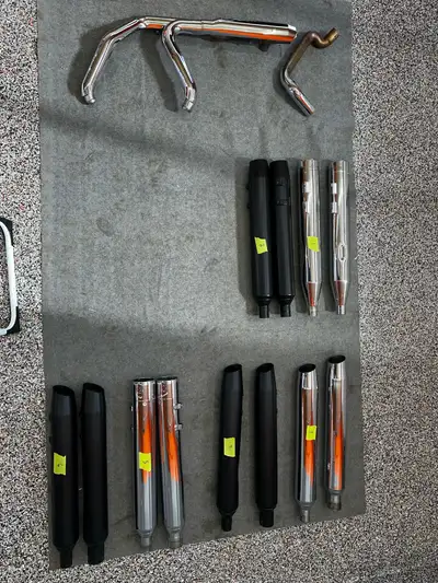 Mia HD pipes. From 2021 road king 2023 Road glide 2025 road glide. 2024 trike and 2021 trike 2025 ro...