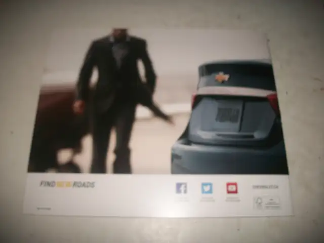 2015 CHEVROLET IMPALA SALES BROCHURE. LIKE NEW! in Arts & Collectibles in Barrie - Image 10