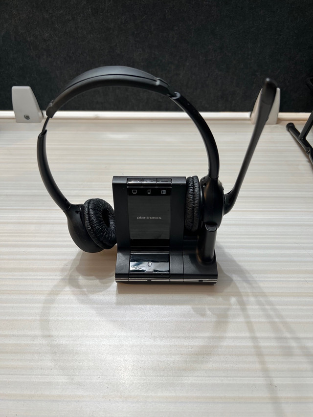 Plantronics Wireless Headset dans Haut-parleurs, écouteurs et micros  à London - Image 2