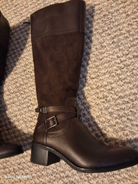 Women's boots size 8