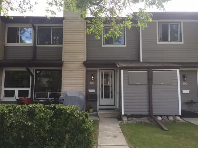 Charleswood 2BR 2BTH Townhouse Condo