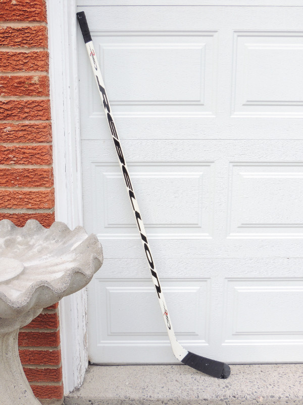 Rebellion Dangerous White 85 Flex Fibreglass Hockey Stick in Hockey in Oshawa / Durham Region