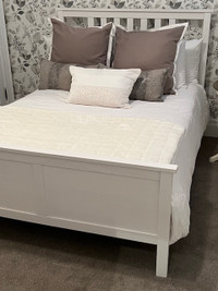 Double bed with mattress IKEA HEMNES mint condition
