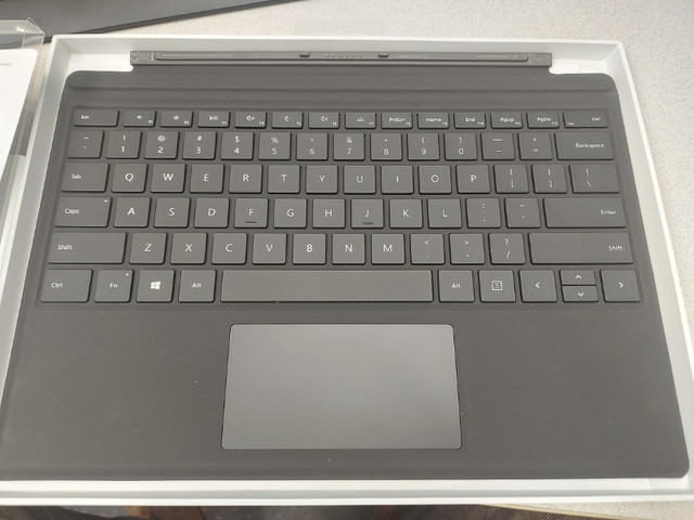 Surface Pro Keyboard Type Cover in iPads & Tablets in Markham / York Region - Image 2