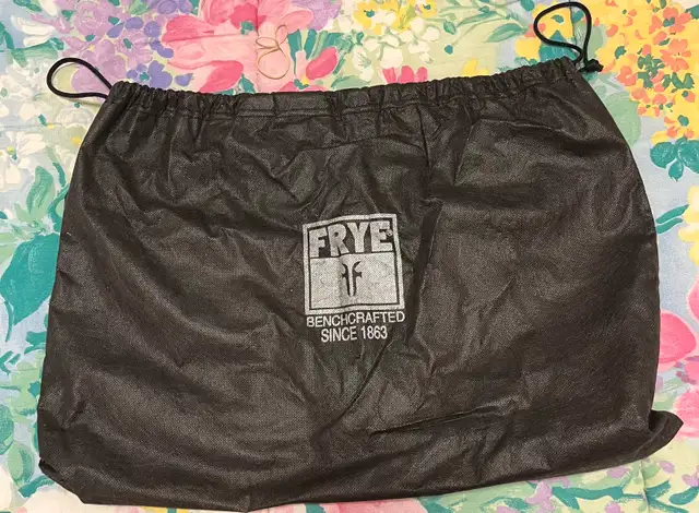 FINE LEATHER PURSE - $30 - MTL63005667280515122