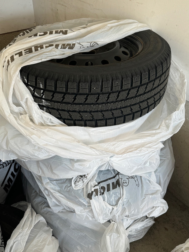 Winter tires on rim -4 pieces in Tires & Rims in Kitchener / Waterloo