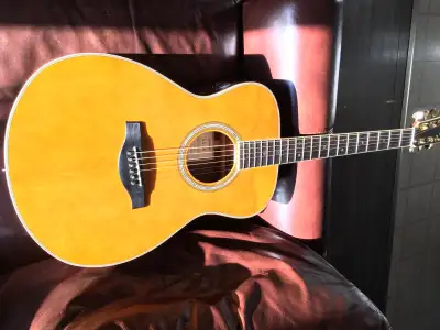 Selling my 2022 Yamaha Transacoustic guitar. It is used but in like new condition. I got it at the s...