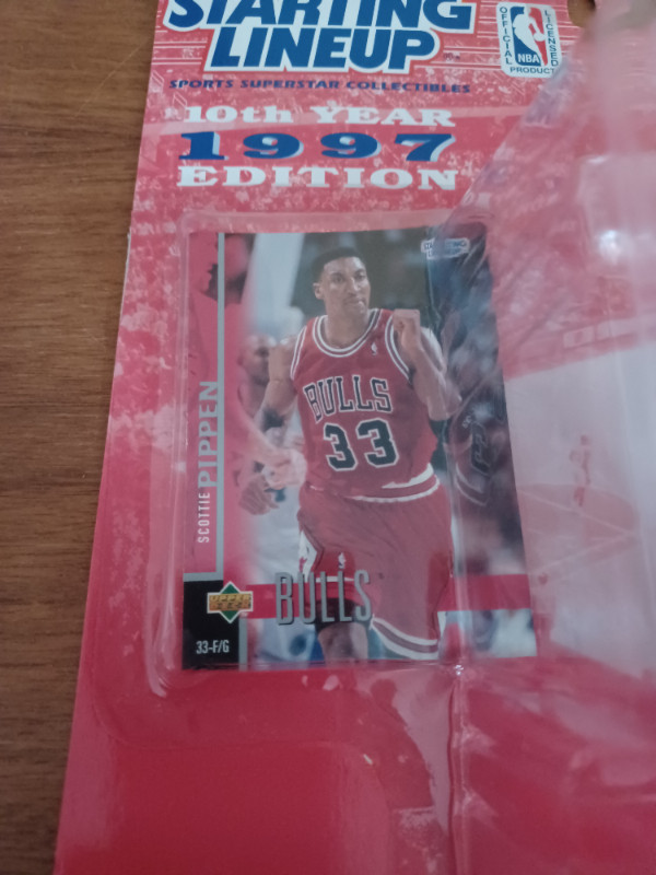 Scottie Pippen Chicago Bulls Basketball Figure 1997 MOC in Arts & Collectibles in Oakville / Halton Region - Image 4