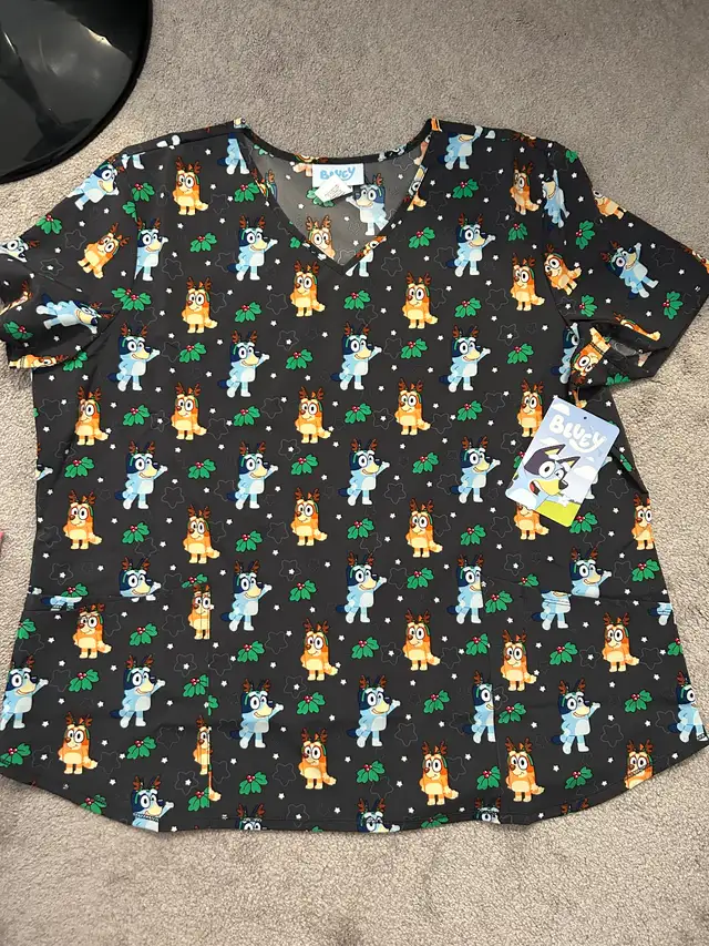 Bluey Scrub Top in Women's - Tops & Outerwear in Calgary - Image 2