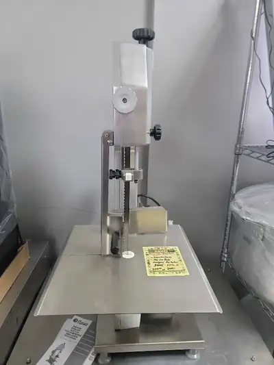 I am selling a Fimar bone saw , made in Italy, perfect for commercial or home use. This saw is desig...