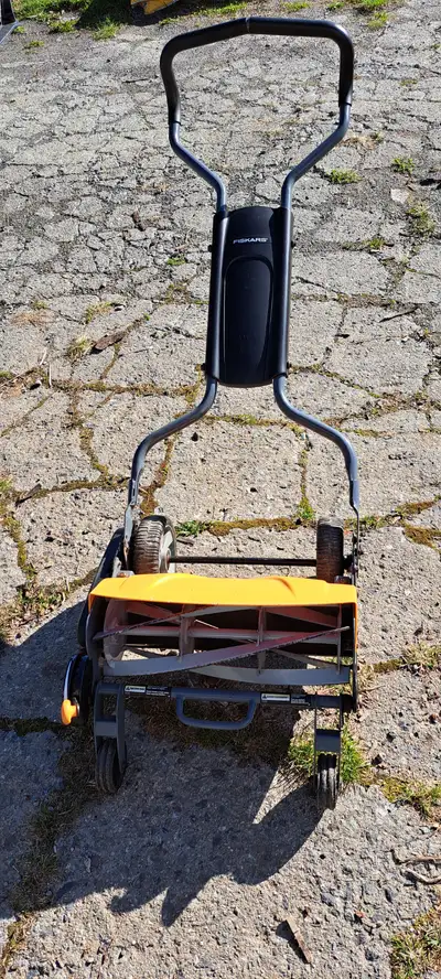 Tondeuse Fiskars, View more