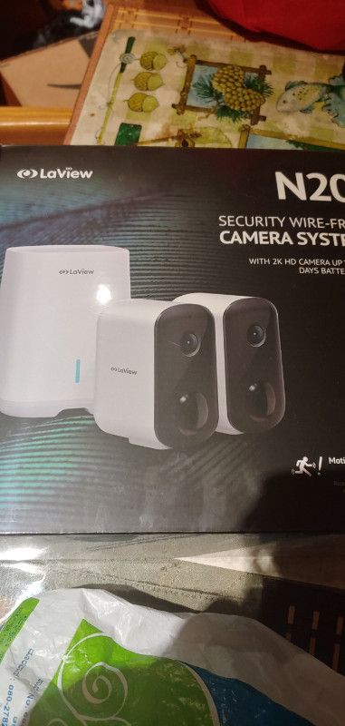 new wireless security cameras set of two each $99 in Indoor Lighting & Fans in Mississauga / Peel Region - Image 4