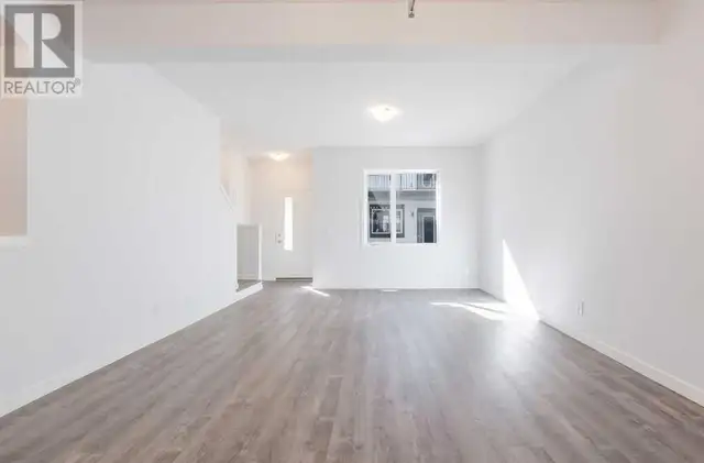 SELLER FINANCED - 4 BD / 3.5 BA TOWNHOUSE IN EVANSTON, CALGARY62863323456001124
