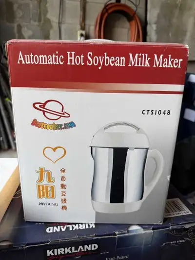 I'm selling a new Joyoung Automatic Hot Soybean Milk Maker, model CTS1048, designed to effortlessly...