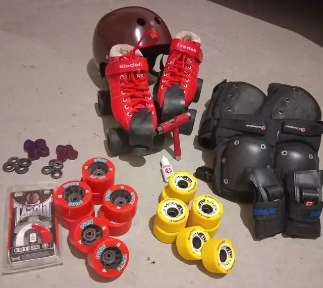 Womens Roller Skates - Lots of extras! in Skates & Blades in Peterborough - Image 8