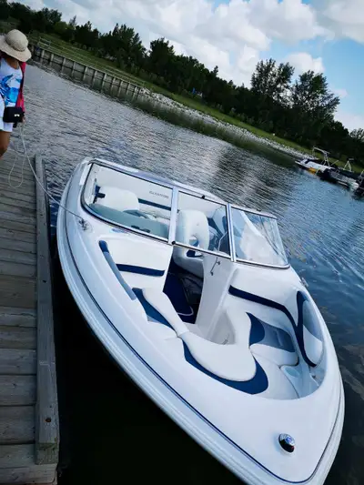 Selling a 2000 Glastron SX175, a versatile boat perfect for watersports and leisurely cruises with V...