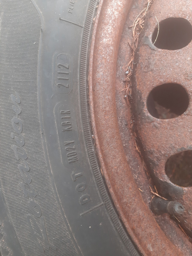 Toyota rav4 tires and rims 225/65-r17 in Tires & Rims in Kingston - Image 2