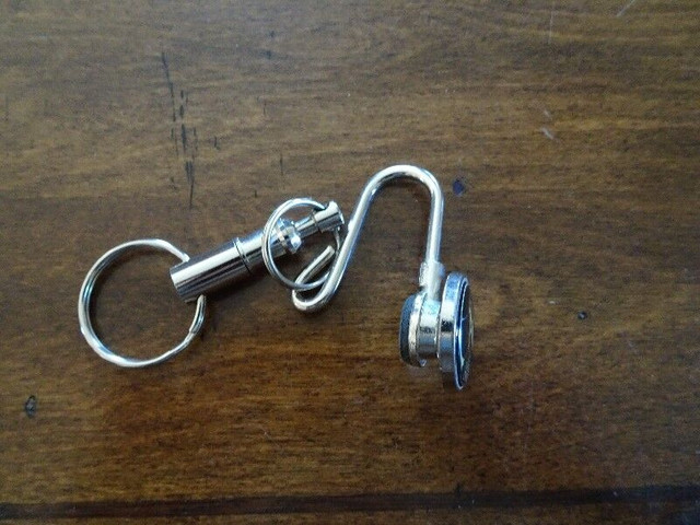 Porte-clés qu'on accroche à la sacoche avec image de Jack Russel dans Accessoires  à Longueuil/Rive Sud - Image 2