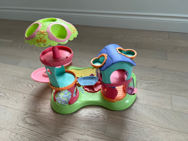 Littlest Pet Shop - “playground” in Toys & Games in Edmonton - Image 2