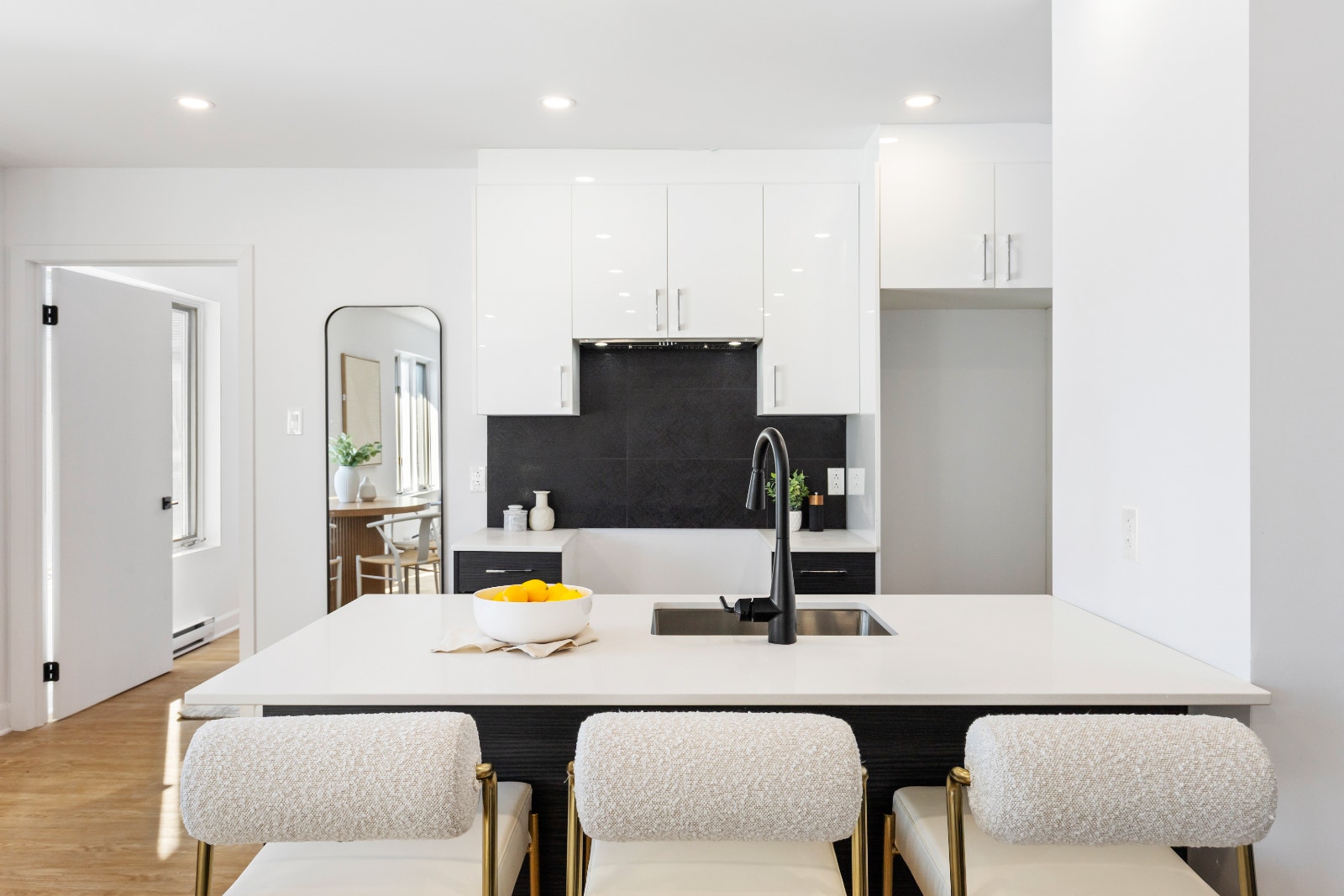 Appartement 4 ½ Lumineux et Spacieux - CHATEAUGUAY — photo 1