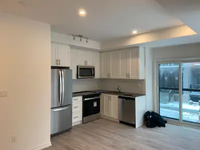 1 bedroom luxury townhouse in Central Newmarket for rent