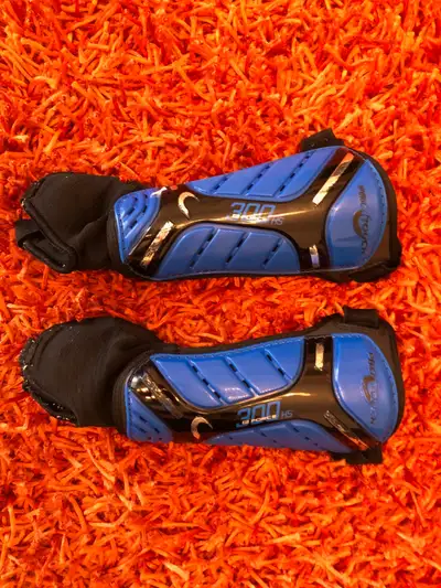 ‎Pro Touch Force 300 HS Unisex Shin Guards, View more