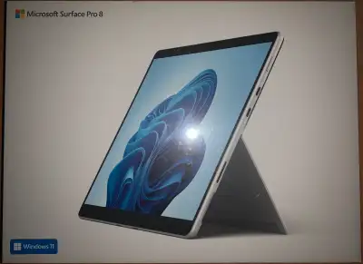 Microsoft Surface Pro 8 Intel Evo Core i7 16GB RAM 512GB SSD Color/Couleur: Platinum Brand New And S...