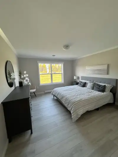 Address- 7 Lampman Cres, Brampton, ON Spacious Master Room available for *GIRLS* in House (not basem...
