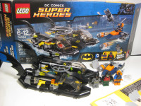 Lego Batman Batboat Harbor Pursuit (complete with manual & box)